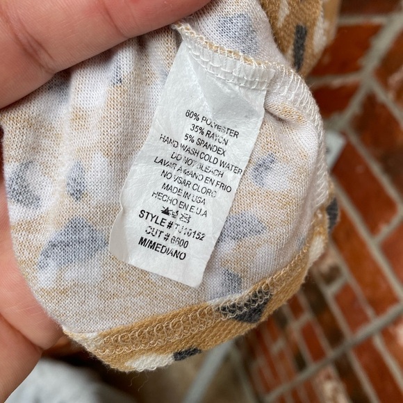 Ces Femme Womens Medium Oversized Leopard Animal Print Trumpet Sleeve Blouse - Picture 6 of 9